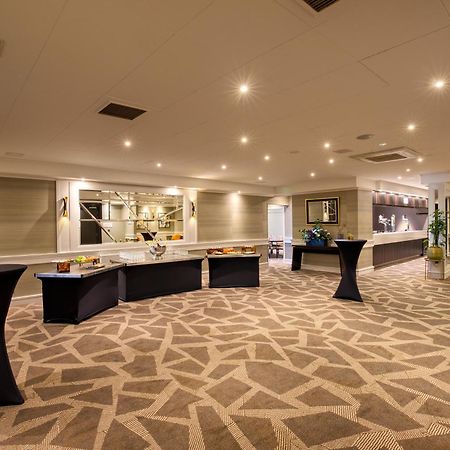 Готель Doubletree By Hilton London Ealing Екстер'єр фото