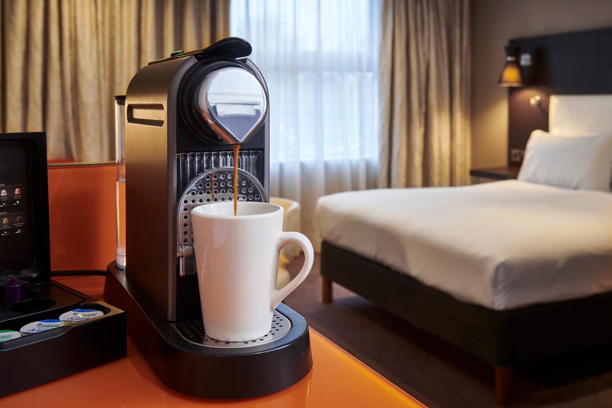 Готель Doubletree By Hilton London Ealing Екстер'єр фото