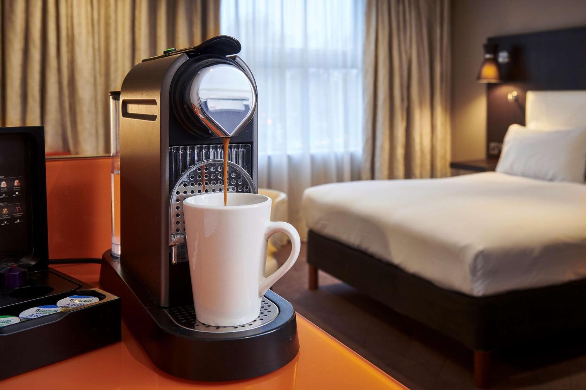 Готель Doubletree By Hilton London Ealing Екстер'єр фото