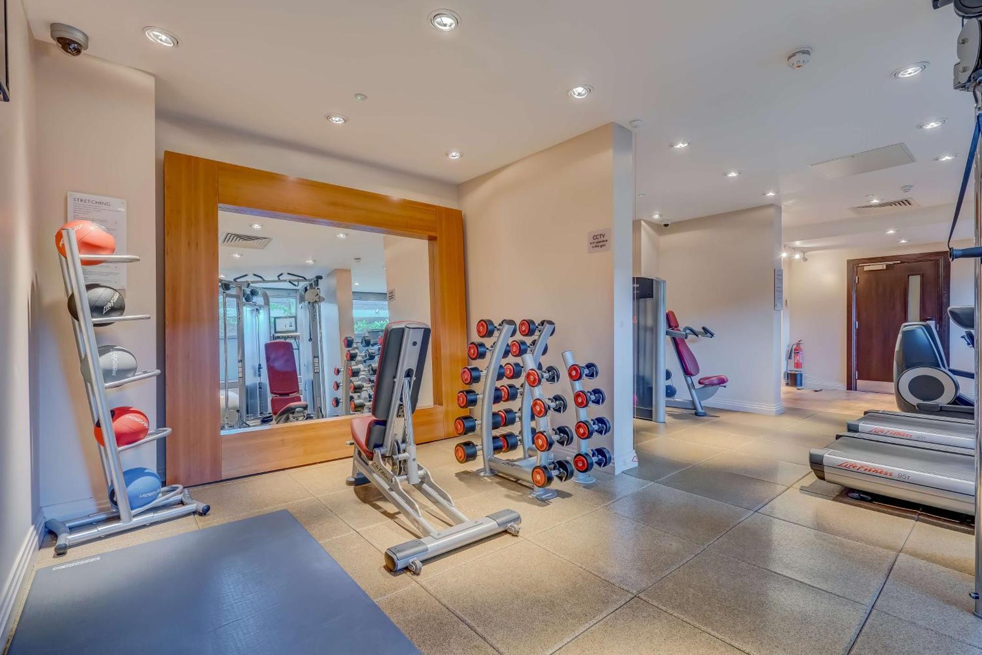 Готель Doubletree By Hilton London Ealing Екстер'єр фото