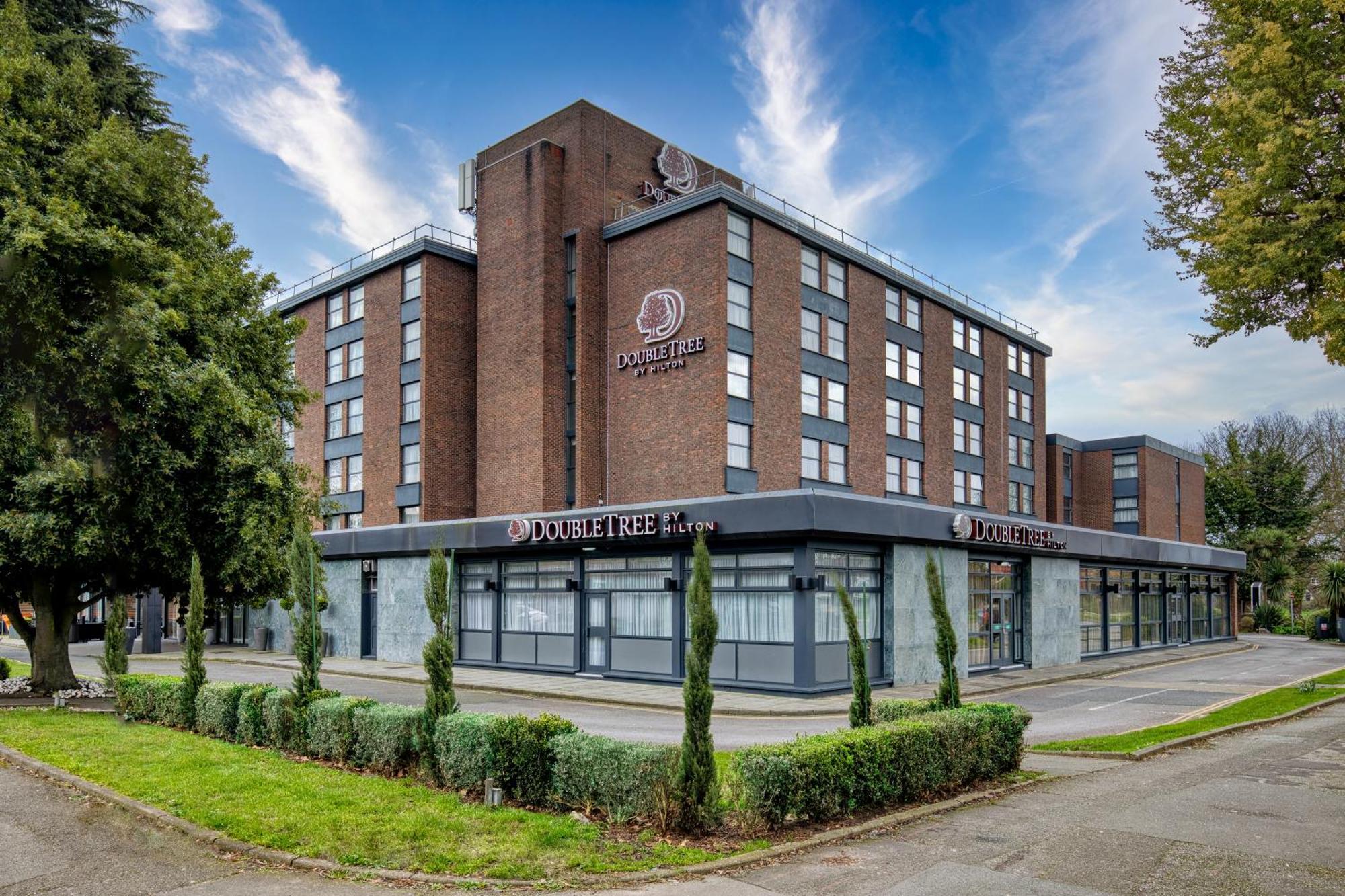 Готель Doubletree By Hilton London Ealing Екстер'єр фото