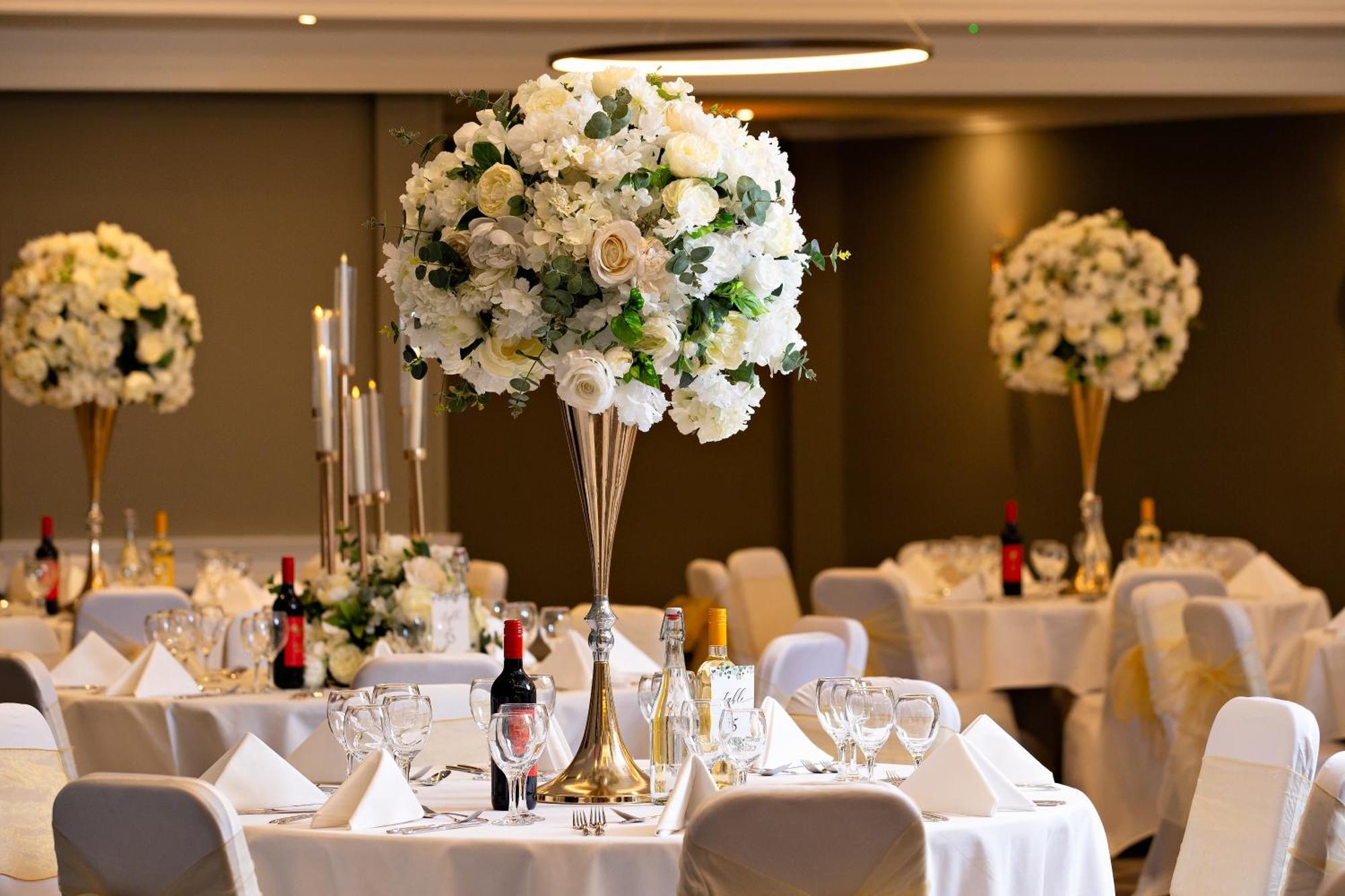 Готель Doubletree By Hilton London Ealing Екстер'єр фото