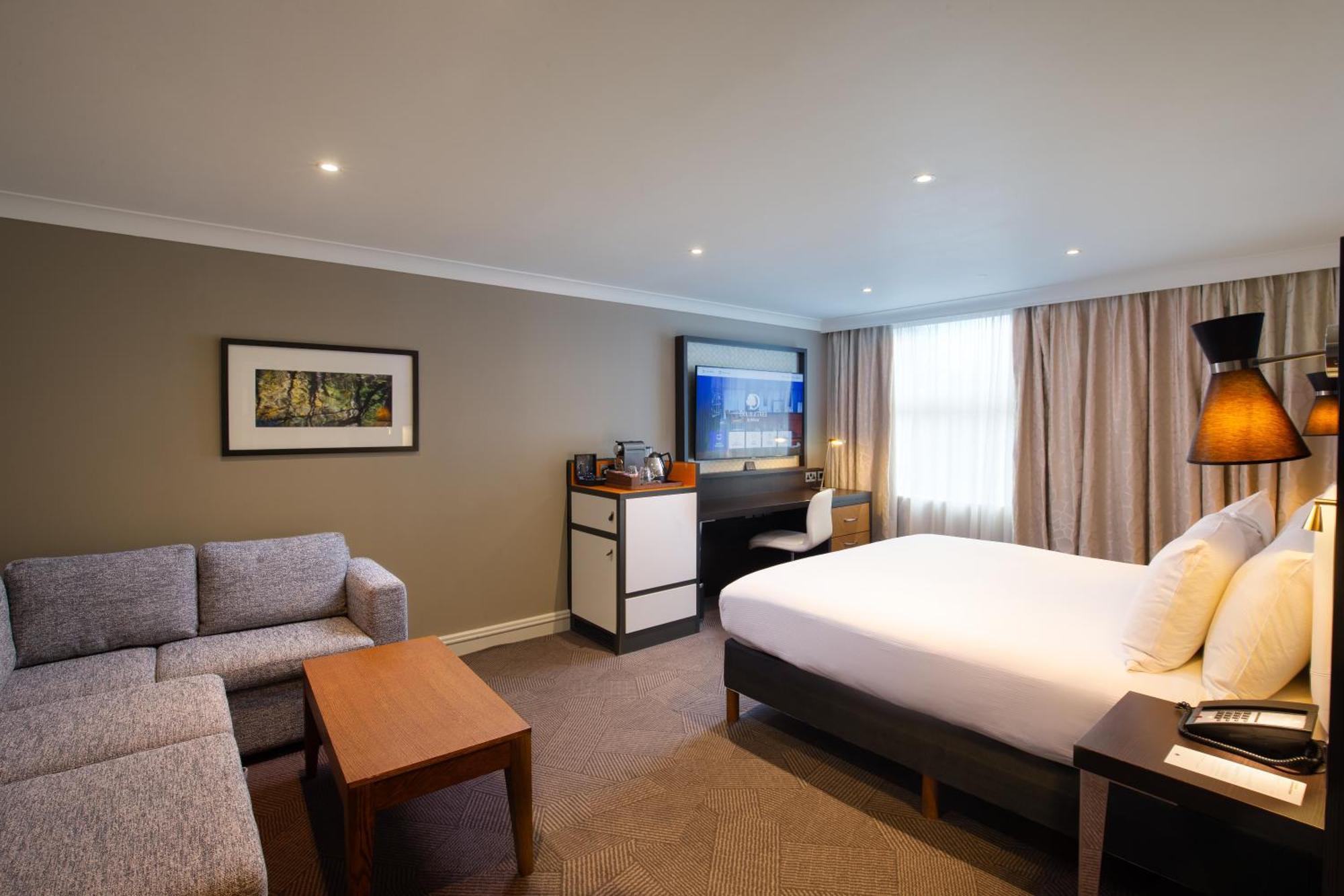 Готель Doubletree By Hilton London Ealing Екстер'єр фото